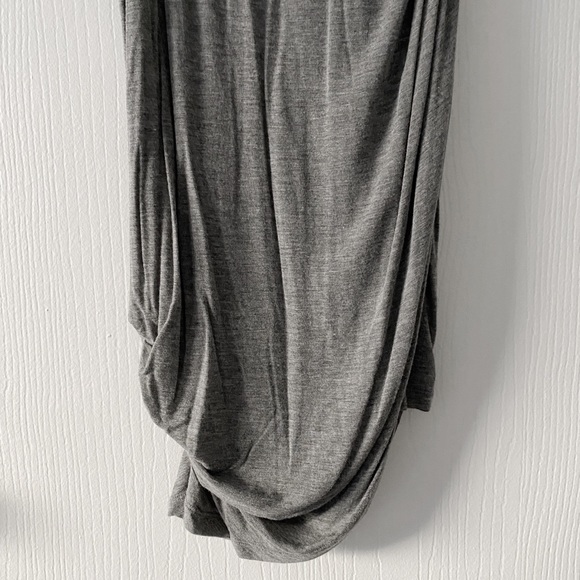 Laila Azhar | Ruched Dress - Picture 3 of 5